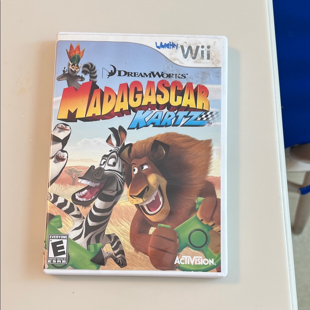 TESTED & WORKING: Madagascar Kartz for Wii - White